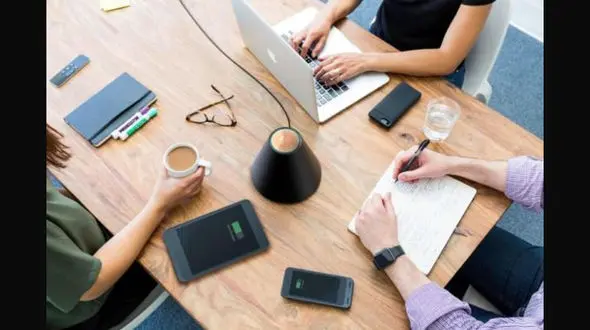 این شارژر دستگاه شما را از ۴ متری شارژ می کند