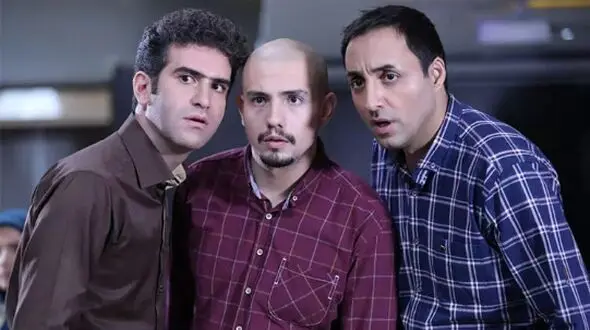 تصاویری از بازیگران لیسانسه‌ها در یک مراسم ختم