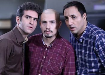 تصاویری از بازیگران لیسانسه‌ها در یک مراسم ختم
