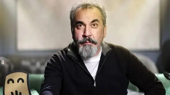 سیامک انصاری نماد عقل کل سینمای ایران تغییر چهره داد/ آقای بازیگر با قیافه جدیدش اصلا قابل شناسایی نیست!