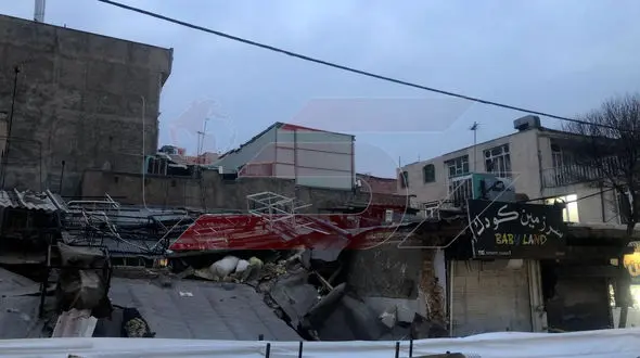 4 مغازه در تهران با هم فروریختند! / چه کسی مقصر بود ؟! / یک شبه نابود شدیم !  + فیلم و گفتگو 