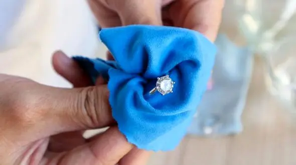 جواهرات را چطور تمیز کنیم؟ 