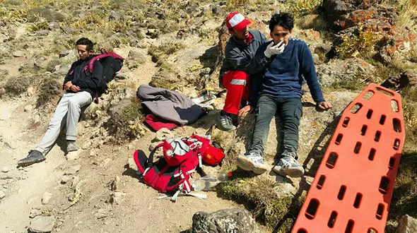 جدال کوهنوردان دانمارکی با مرگ در دماوند+عکس