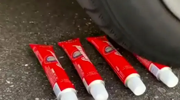 راننده عصبانی به جان اشیا افتاد + فیلم 