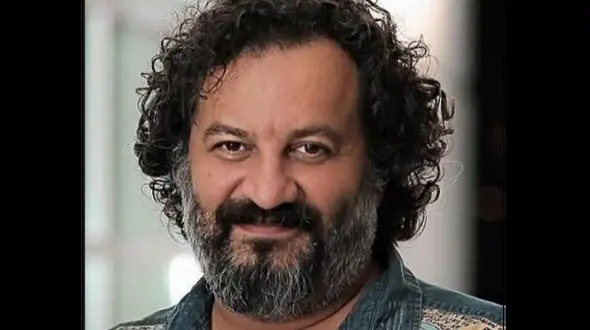  مهراب قاسم‌خانی بعد از ۱۸سال از دخترش رونمایی کرد.