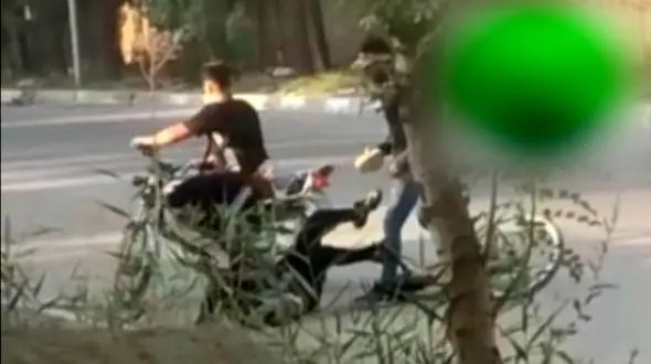 این مردان را می شناسید؟ / فیلم لحظه زورگیری خشن در نصیرشهر 