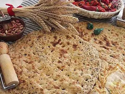 چرا باید نان کامل بخوریم؟ فوایدی که کمتر کسی می‌ داند / تفاوت آرد سفید و کامل
