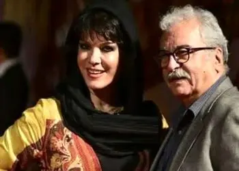 عکس ها / نگاهی به چیدمان اصیل ایرانی خانه فرزانه کابلی، مامان علی کوچولو و همسرش هادی مرزبان /  از رنگ خاص مبلمان تا آینه های قدی از گل آرایی و نقاب های چوبی روی دیوار تا فرش ابریشم ایرانی 