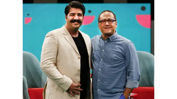 آواز خوانی بهنام بانی به حالتی طنز گونه / سوال عجیب رامبد جوان از مهمان خندوانه +فیلم