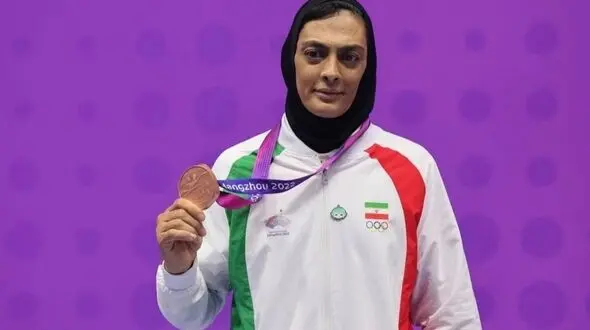 فیلم / نگاهی به چیدمان طلایی خانه  شهربانو منصوریان / از دکوراسیونی از مدال ها و سلیقه زیبای  شیرزن ایرانی که حتی با پای شکسته هم طلا گرفت
