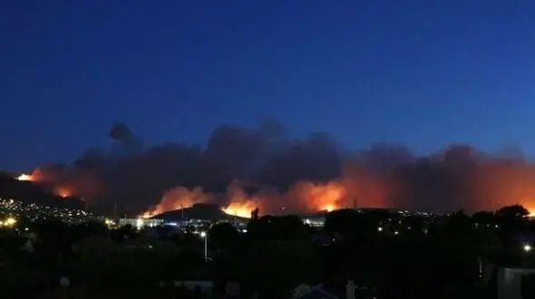 تصاویر دلخراش از آتش سوزی که دومین شهر بزرگ نیوزیلند را هم فرا گرفت+فیلم و عکس