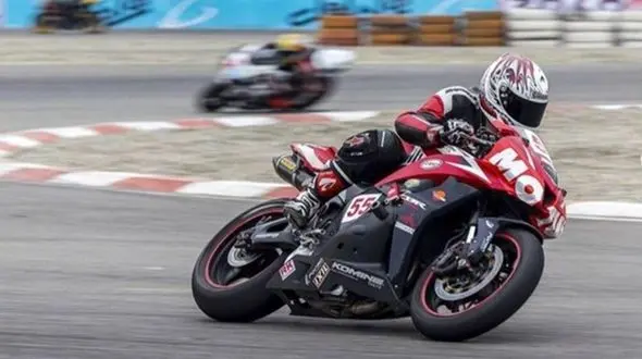 حادثه در پیست آزادی/ بهبود هوشیاری دختر موتورسوار در کما