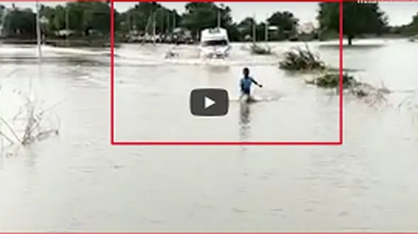 اقدام تحسین برانگیز پسر نوجوان در سیل+ فیلم / هند