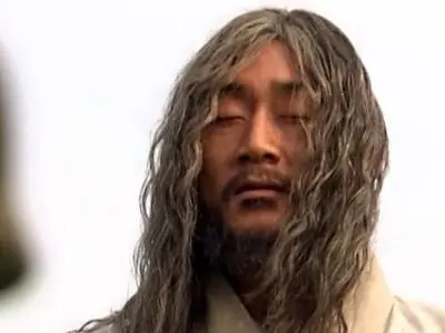 آلبوم تصاویر زیبای جشن عروسی مجلل «هموسو، پدر جومونگ» و همسر کم سن و سالش در واقعیت+عکس