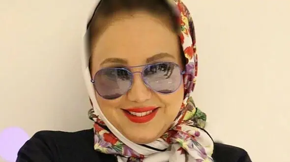 تیپ عجیب و غریب بهنوش بختیاری در کنار آبشار نیاگارا در کانادا+عکس/ چکمه های چرمی با بالاپوشی رنگارنگ از پشم گوسفند!