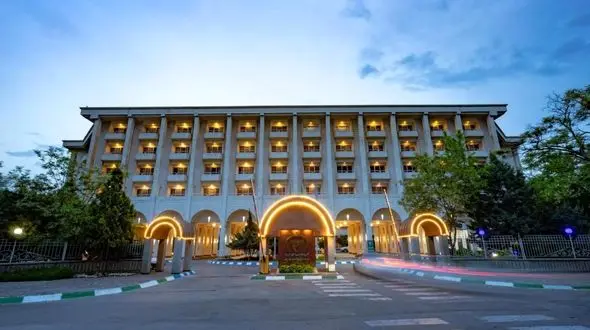 سفر به مشهد با علی بابا؛ رزرو آسان هتل هما ۲