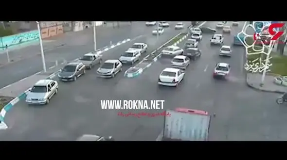 فرار راننده پراید بعد از تصادف در یزد! + فیلم 