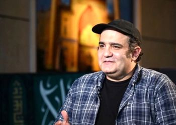 بازخوانی یک دیالوگ فراموش‌نشدنی و احساسی از سریال "قهوه تلخ" در برنامه «صداتو» توسط میرطاهر مظلومی، با همان احساس و همان صدا… + ویدیو