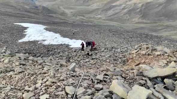 پیرزن و نوه اش در توچال دردسر ساز شدند! 