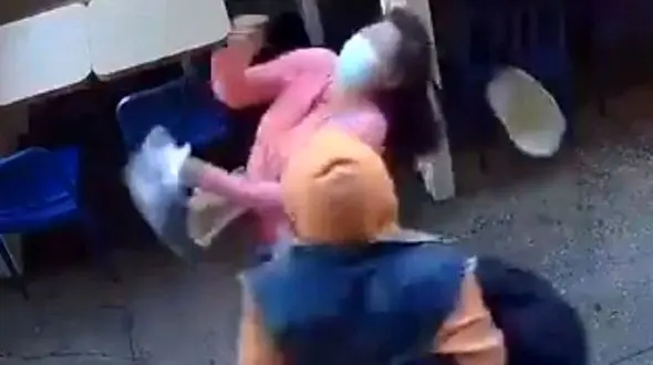 فیلم حمله مرد پلید به یک زن در روز روشن + فیلم