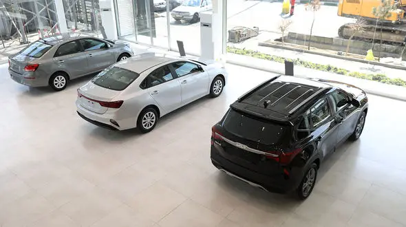 سقوط 700 میلیونی قیمت خودرو در بازار + جدول