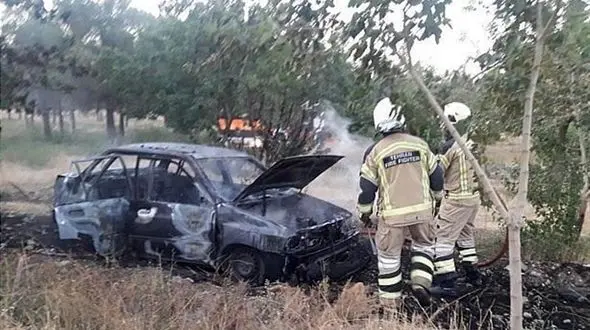 آتش سوزی مشکوک پژو و پراید در 2 بزرگراه تهران+تصاویر 