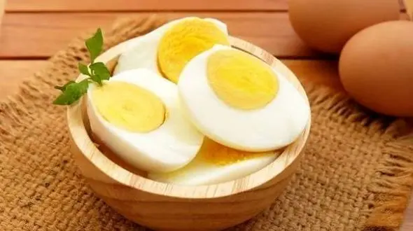 پخش موسیقی برای مرغ های تخمگذار