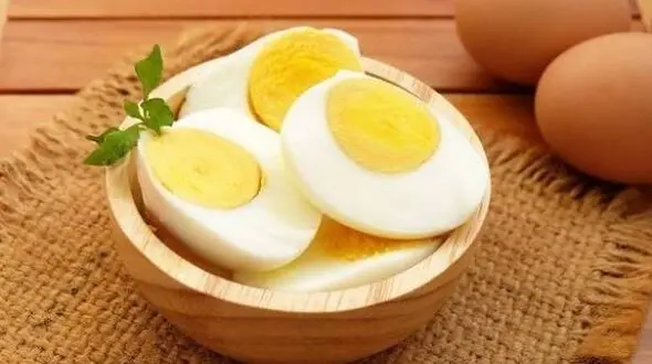 پخش موسیقی برای مرغ های تخمگذار