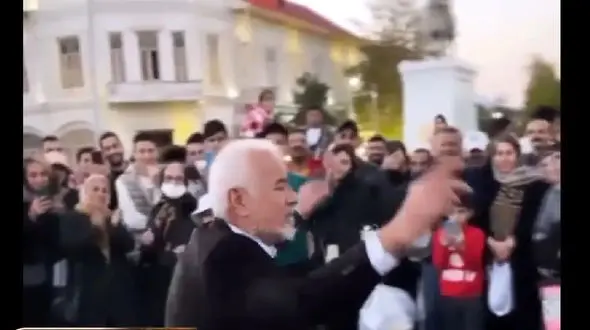 آواز خیابانی این مرد با ریش پروفسوری / غوغای رقص او را ببینید!