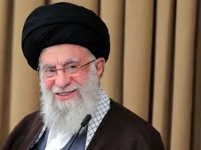 فیلم / حماسه مائده هاشمی تحسین رهبری انقلاب  و حاضران در محفل شعرخوانی را برانگیخت  /  خانم شاعره همه را مبهوت کرد