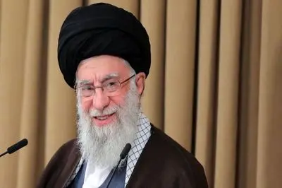 فیلم / حماسه مائده هاشمی تحسین رهبری انقلاب  و حاضران در محفل شعرخوانی را برانگیخت  /  خانم شاعره همه را مبهوت کرد