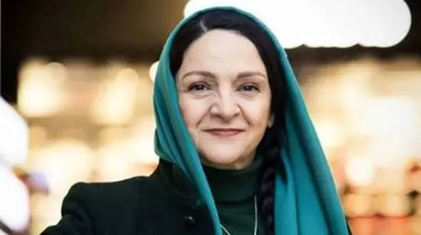 گلاب آدینه هم قید بازیگری را زد + فیلم پوشش ممنوعه بین مردم در 70 سالگی !