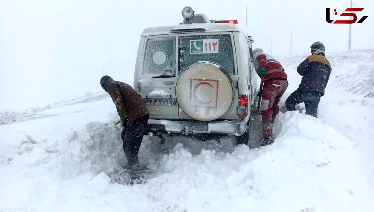  بارش شدید برف در شهرستان چاراویماق وگیر افتادن  آمبولانس امدادی مادر باردار  در برف وکولاک