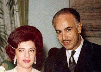 عکس سفر در زمان /  مراسم عروسی مجلل «شمس پهلوی با فریدون جم» در اوج جوانی با لباس عروس پرنسسی / دختربچه ها توری بلند لباسش را دست گرفتند ../  11 اسفند 1315