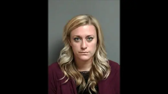 خانم معلم دزدی می کرد + عکس