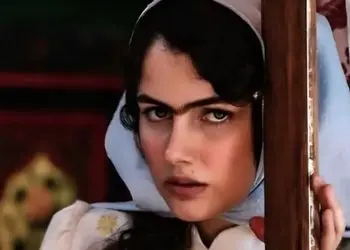 چهره کاملا متفاوت خجسته سریال بامداد خمار خارج از سریال و بدون گریم.../ با این چشم و ابروهای گیرا شبیه به ملکه فوزیه همسر اول محمدرضا شاه است!
