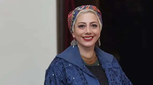 جنجال زهرا داوودنژاد با کیف ۲۴۰میلیونی‌اش جلوی دوربین‌ها / حس هنری و سلیقه‌ی جهانی واله سینما ایران!