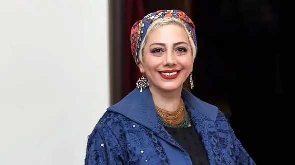 جنجال زهرا داوودنژاد با کیف ۲۴۰میلیونی‌اش جلوی دوربین‌ها / حس هنری و سلیقه‌ی جهانی واله سینما ایران!