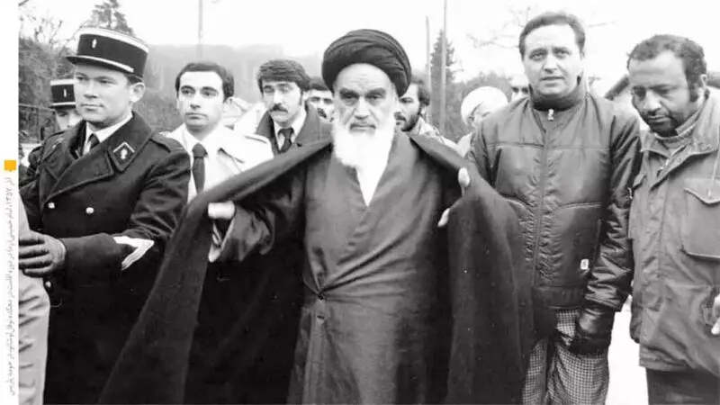 پیام  امام خمینی در پاریس به مناسبت فرار محمد رضا پهلوی در 26 دی ماه 1357 از ایران - شاه رفت - ۲۶ دی چهل و چهارمین سالروز فرار محمدرضا شاه پهلوی از ایران 