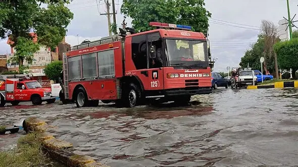 وقوع ۵۷ حادثه در اهواز بر اثر بارندگی