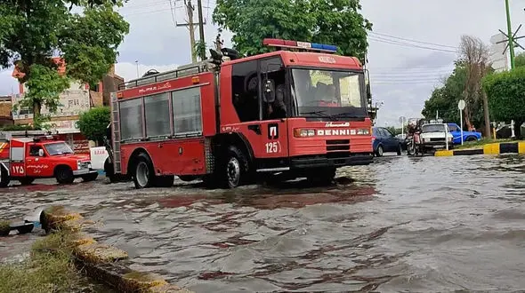 وقوع ۵۷ حادثه در اهواز بر اثر بارندگی
