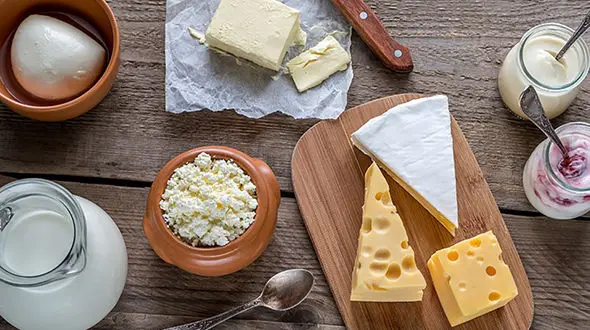 شیر و پنیر پرچرب یا کم چرب؟ 