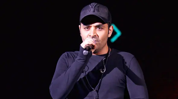 منتشر شد / نماهنگ عاشقانه "یکی باشه" با صدای میثم ابراهیمی + فیلم 