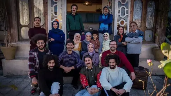 مروری بر مدل ماشین بوگاتی بهرام افشاری،بنز جی کلاس محسن تنابنده، عمارت فوق لاکچری ریما رامینفر و نسرین نصرتی/ زندگی بازیگران سریال پایتخت بعد از فروش شهاب سنگ