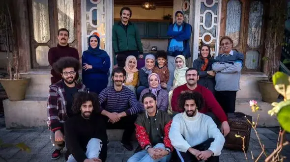 مروری بر مدل ماشین بوگاتی بهرام افشاری،بنز جی کلاس محسن تنابنده، عمارت فوق لاکچری ریما رامینفر و نسرین نصرتی/ زندگی بازیگران سریال پایتخت بعد از فروش شهاب سنگ