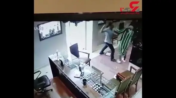 خنده دارترین سرقت یک زن تهرانی از طلافروشی / بدجوری ضایع شد+ فیلم 