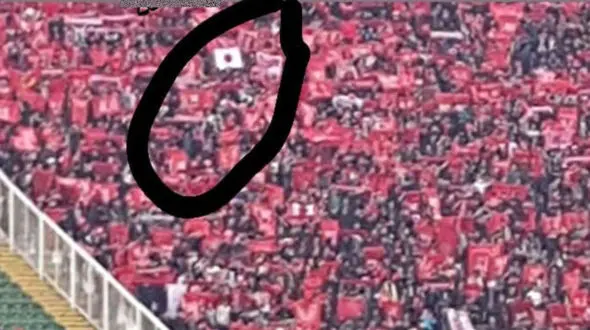 حرکت زشت یک هوادار  در بازی دیروز لیگ برتری