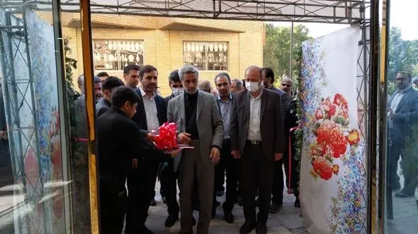 پاساژ سینا بعد از 16 سال انتظار افتتاح شد/ بهره برداری از ۶۲ پروژه عمرانی و اقتصادی در همدان + تصاویر