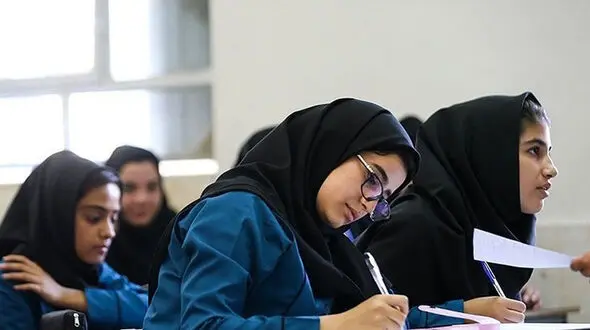 در کتب درسی مدارس و دانشگاه ها شاهنامه زدایی شده است / اگر ما تاریخ نداشته باشیم، مجبور می شویم به تاریخی که بیگانگان در اختیار دارند متوسل شویم + فیلم