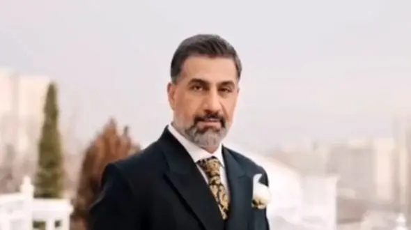 اولین فیلم از عروسی لاکچری محمد نادری بازیگر سریال شمعدونی در آستانه 50 سالگی / لحظه علنی شدند ازدواج آقای بازیگر و رقص دامادی!